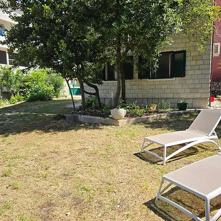 Garden House Тучепи
